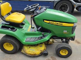 Patikimas sodo traktoriukas John Deere X300