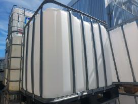 Parduodamos 1000 l plastikinės cisternos