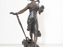 Mergina su kardu (aukštis 37cm)