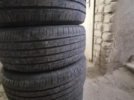 R18 245/45