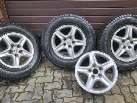 Lieti ratlankiai Lexus su M+s trimis padangomis.