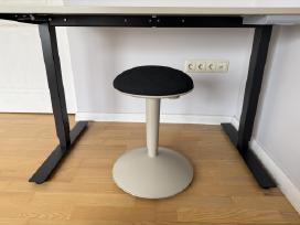 Ikea pakeliamas darbo stalas + balansinė taburetė