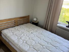 Dovanoju lovą su čiužiniu