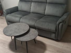 Reglaineris, sofa ir staliukai