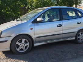Nissan Almera tino