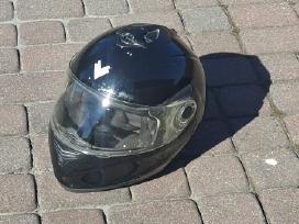 Šalmas ir moto kostiumas