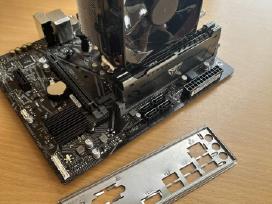I5-10400 + Gigabyte H410m + 32 GB 3200mhz