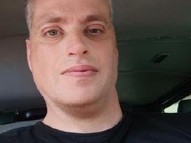 Sveiki ieškau darbo turiu b, be, c, CE, d