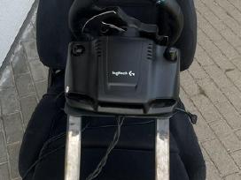 Playstation vairas su kėde