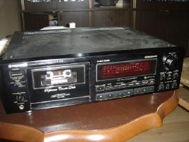 Tascam.marantz.akai.technics.sony.telefunken.sanyo