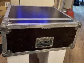 Parduodu case