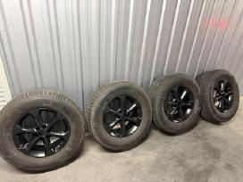 Lieti Nissan diskai R17, su padangom