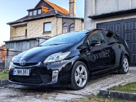 Nuomojamas Toyota Prius 3 su dujų įranga