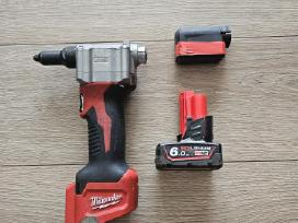 Milwaukee M12 Bprt Kniediklis su 6ah baterija