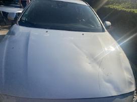 Volvo V60 Kapotas