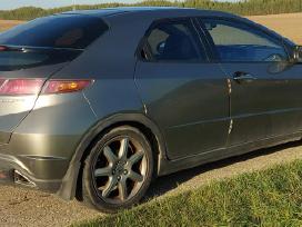 Honda Civic VIII (hedžbekas); 2007; 1,8l benzinas;