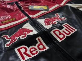 Red Bull Racing stiliaus striukė