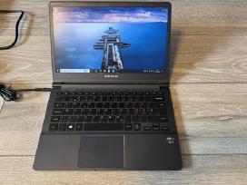 Samsung 900x nešiojamas kompiuteris su pakrovėju