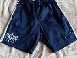 Nike šortai 12-13 metų