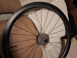Karboniniai ratai ( rim brake )