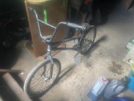 Triukų motociklas BMX
