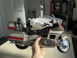 Motociklo modelis Honda Goldwing 1500 Se1:6 ma