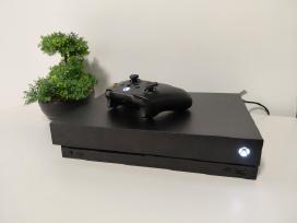 Xbox One X