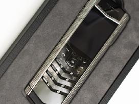Superkame Vertu telefonus.