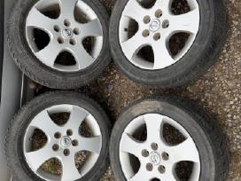 Nissan Almera Tino lieti ratlankiai