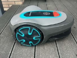 Gardena vejos robotas su krovimo stotele ir garažu