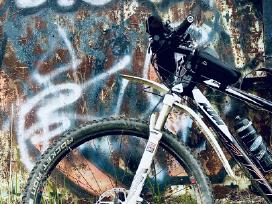 KTM XT, rockshox, tubeless. L dydis