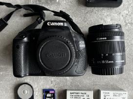 Canon EOS 600d su Canon Ef-s 18-55mm objektyvu