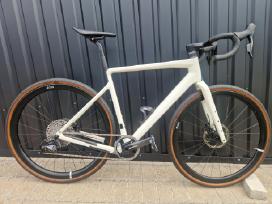 Gravel Backroad Force AXS XPLR 1x12