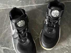 Nike Teamhustle kedai 34d.