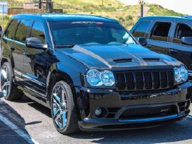 Jeep Grand Cherokee Srt8 piktas kapotas