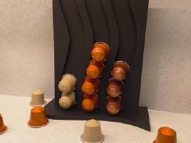 Stilingas Nespresso kapsulių laikiklis