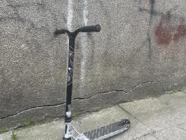 Custom triukinis paspirtukas