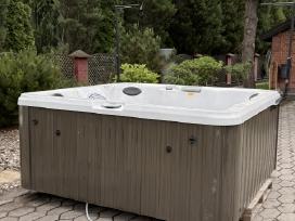 Sūkurinė vonia Jacuzzi