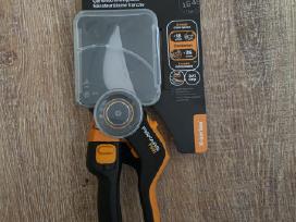 Parduodu fiskars P961 ir P981