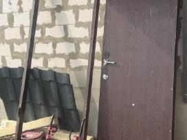 Metalinės lauko (šarvuotos) durys su stakta