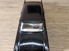 Gaz 13 Čaika 1:43