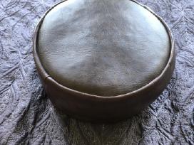 Pufikas rudas, skersmuo 47 cm.