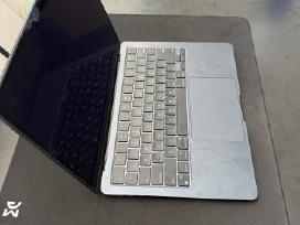 MacBook air M2