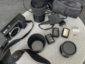 Sony A6000 + 2 objektyvai 16-50 Oss ir 55-210 Oss