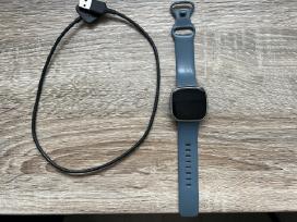 Fitbit versa 4