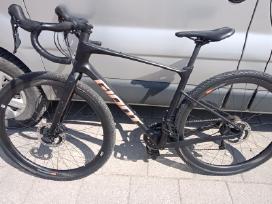 Gravelis Giant revolt carbon