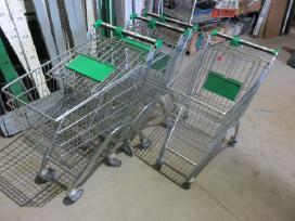 Parduodami prekybiniai vežimėliai ir kita įrang.
