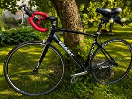 Parduodamas Giant Defy M