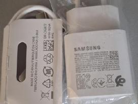 Samsung pakrovėjas su laidu