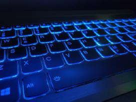 Lenovo 15,6/ i5 9300 / 16 GB Ddr4 / Nvme / G T. X.